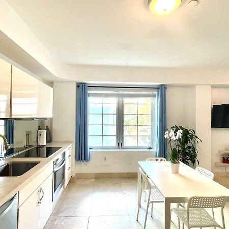 Beachfront Apt In Carlyle Hotel On Ocean Drive Маями Бийч Екстериор снимка
