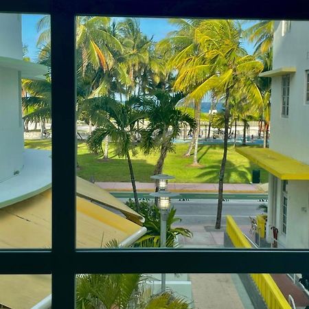 Beachfront Apt In Carlyle Hotel On Ocean Drive Маями Бийч Екстериор снимка