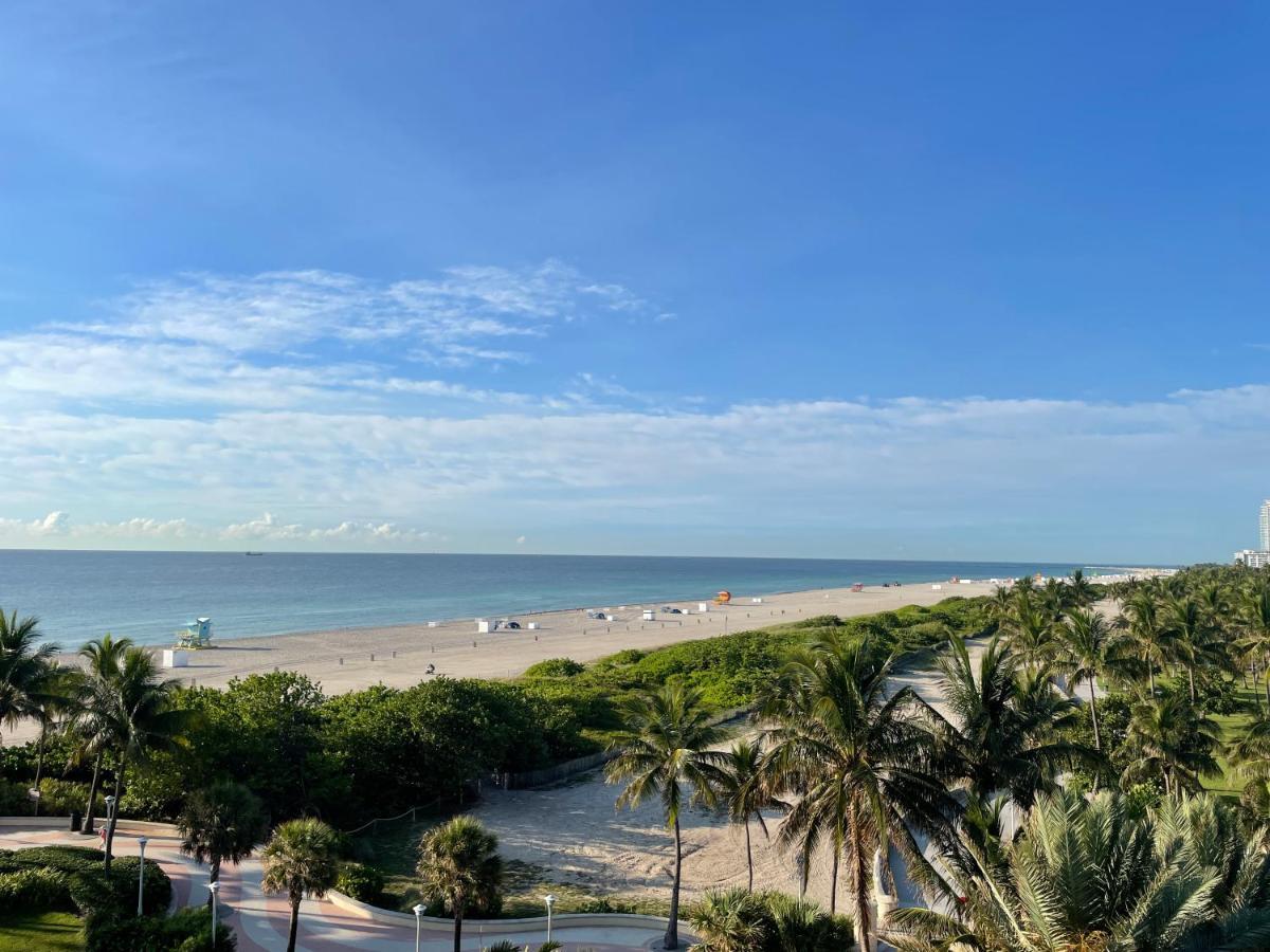Beachfront Apt In Carlyle Hotel On Ocean Drive Маями Бийч Екстериор снимка