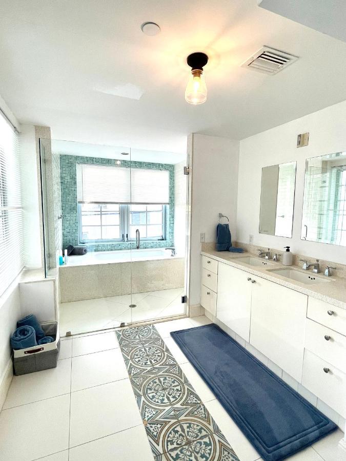 Beachfront Apt In Carlyle Hotel On Ocean Drive Маями Бийч Екстериор снимка