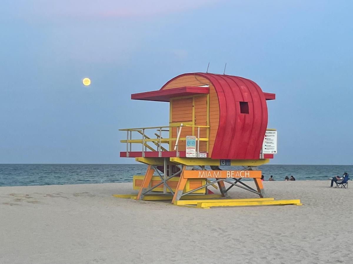 Beachfront Apt In Carlyle Hotel On Ocean Drive Маями Бийч Екстериор снимка