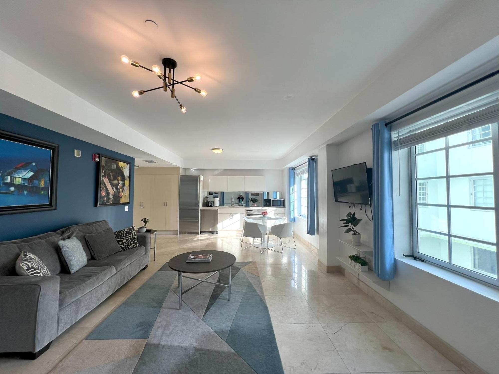 Beachfront Apt In Carlyle Hotel On Ocean Drive Маями Бийч Екстериор снимка